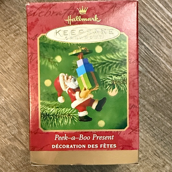 Hallmark Keepsake Santa's Ornament Set - Picture 4 of 5
